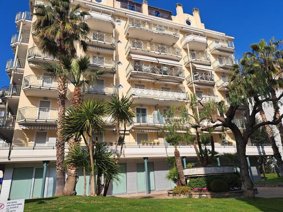 Apartamento Centrale Vicino Spiagge E Ciclabile + Box-Auto ! Arma di Taggia Exterior foto